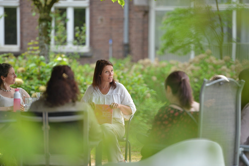 Spreker over de cyclus, overgang, vrouwelijke gezondheid incl hotseatcoaching