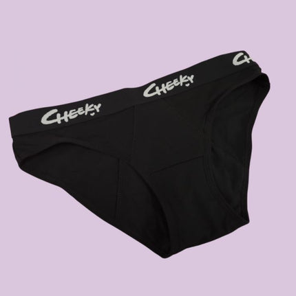 Cheeky Wipes Menstruatieslip Feeling Hipster: Hip low rise hipster model voor de lichte en normale dagen. Verkrijgbaar in 10 maten in kleur zwart.