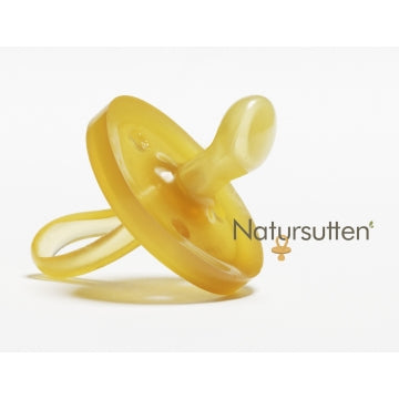 Natursutten Fopspeen Rond Anatomisch M: Heerlijk zacht fopspeentje van Natursutten, anatomisch gevormd, gemaakt van 100% natuurlijk rubber. De naam Natursutten betekent eigenlijk natuurlijk zuigen en dat is goed merkbaar.