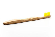 Afbeelding in Gallery-weergave laden, The Humble Co Tandenborstel Bamboe Adult Brush Soft kleur geel
